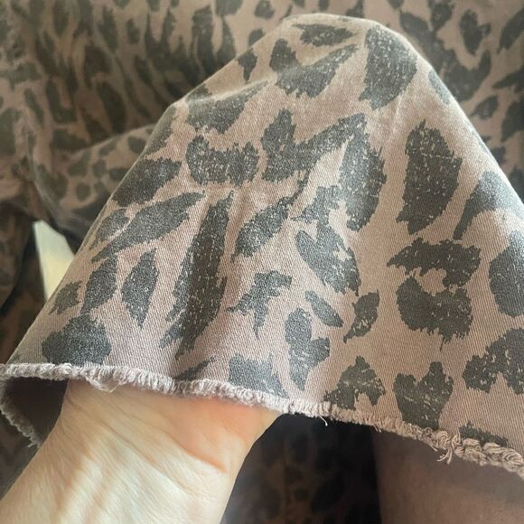 Pistola Jagged Leopard animal print Cargo Utility Jacket - NWT Small - Picture 6 of 6